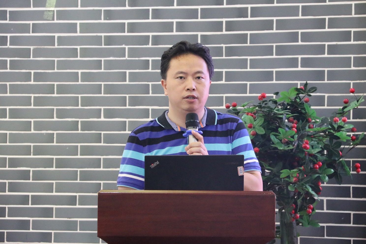 省电信公司优秀党务工作者何先卫同志作典型发言 省电信公司优秀党务工作者何先卫同志作典型发言