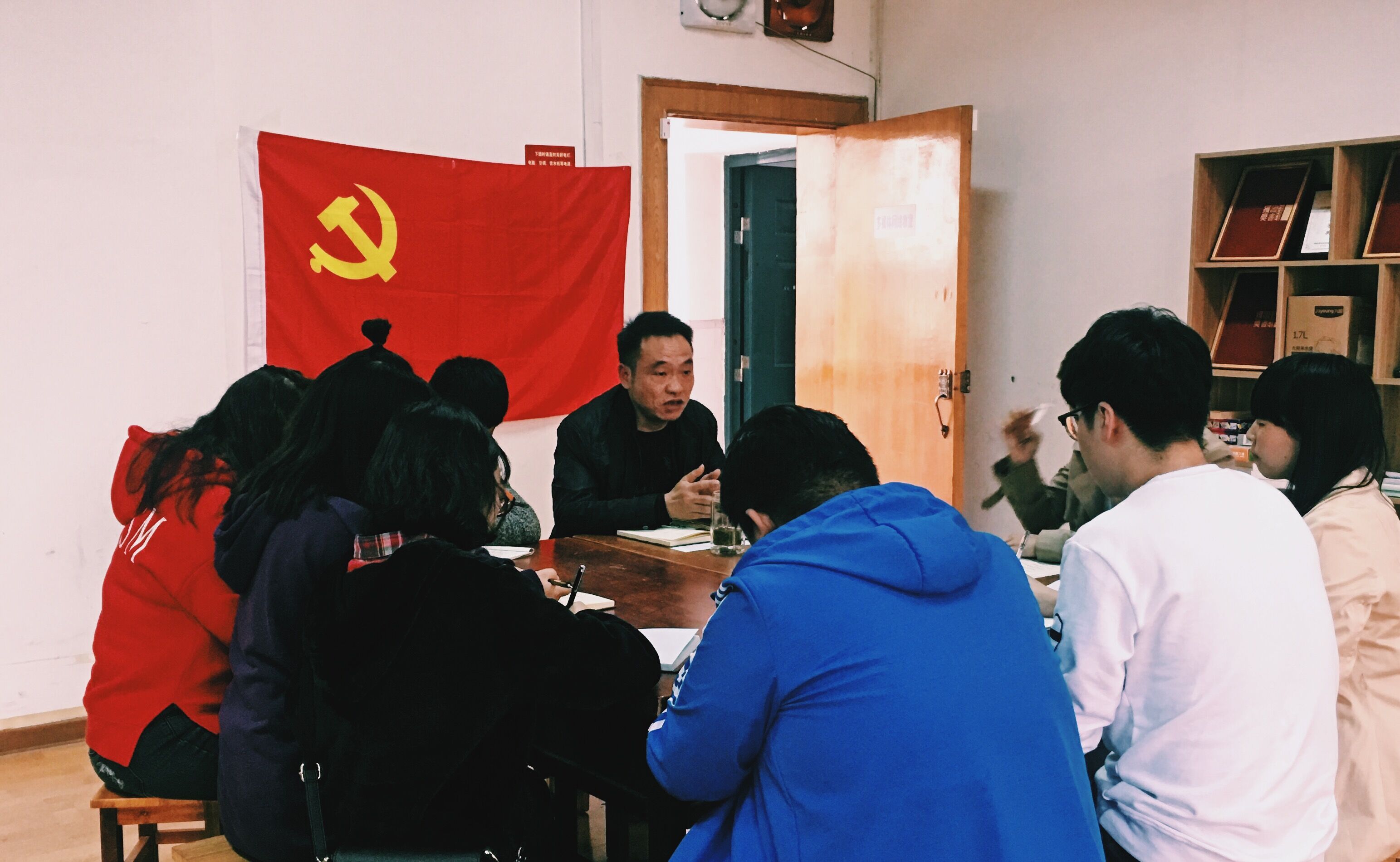 组织生活会场景